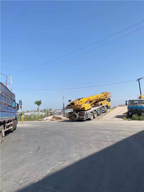 江海区25吨吊车的租赁价格大概是多少？