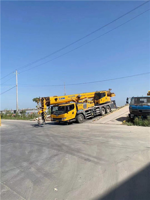 江海区吊车作业时，可能会产生哪些额外收费项目？