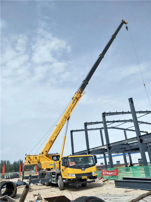 江海区超高层建筑钢结构吊装案例